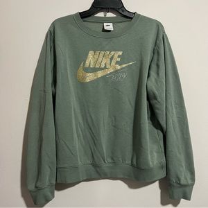 nike women’s graphic green crew neck sweater